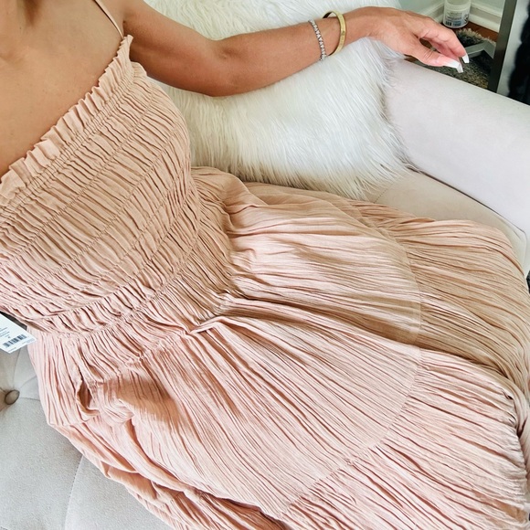 Joie Lesse Shirred Cotton-Gauze Midi Dress - Picture 3 of 10